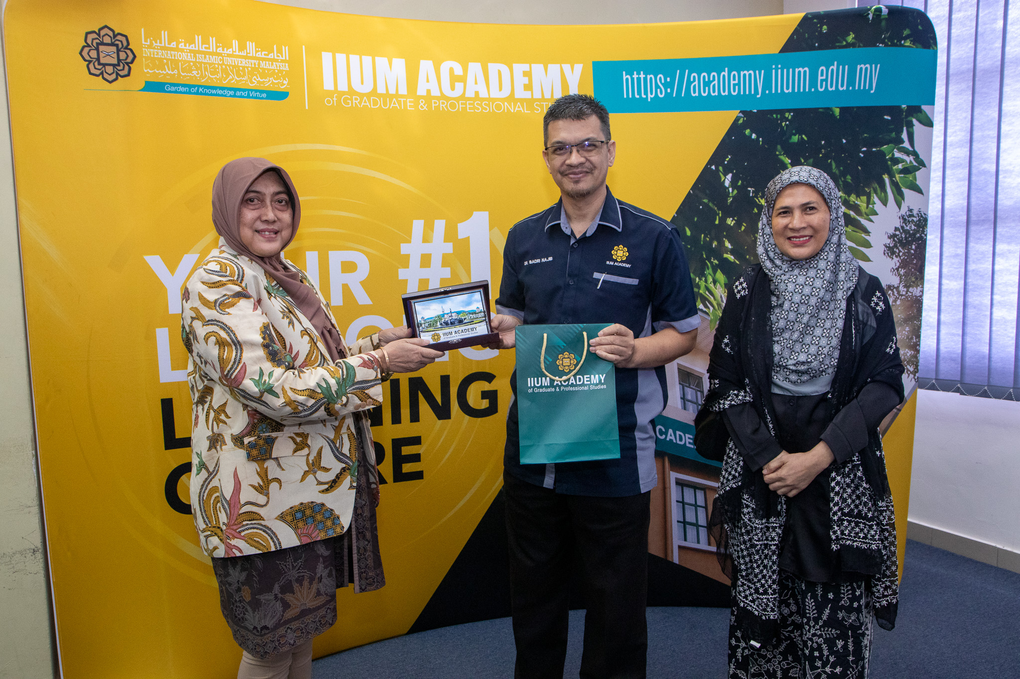 COURTESY VISIT FROM UNIVERSITY OF WIJAYA KUSUMA SURABAYA – IIUM Academy